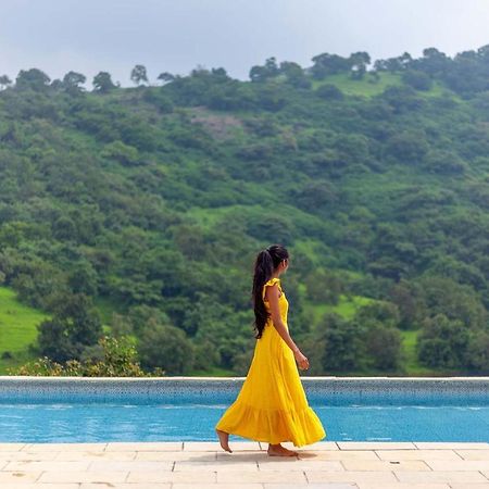 Stayvista'S Shivom Villa 12 - A Serene Escape With Views Of The Valley And Lake ロナバラ エクステリア 写真