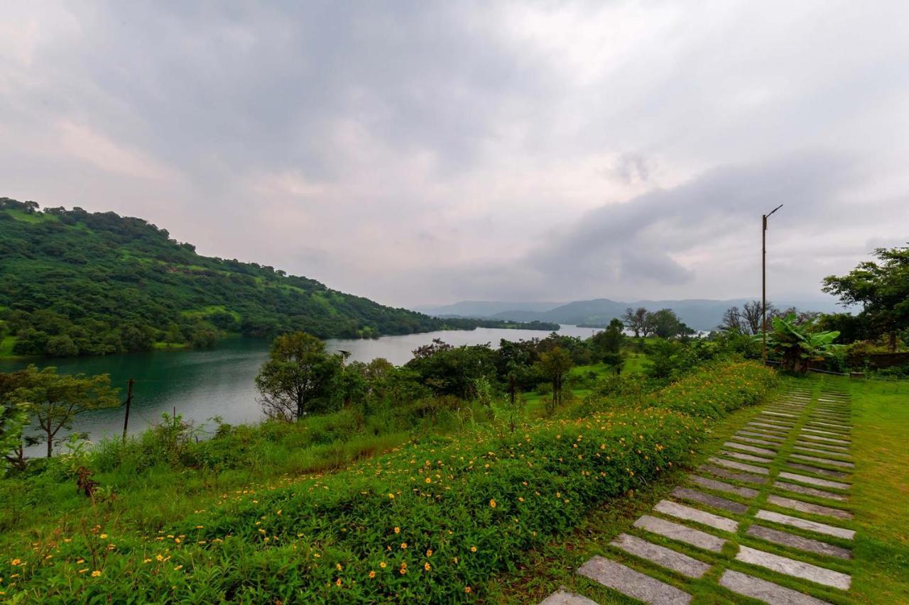 Stayvista'S Shivom Villa 12 - A Serene Escape With Views Of The Valley And Lake ロナバラ エクステリア 写真