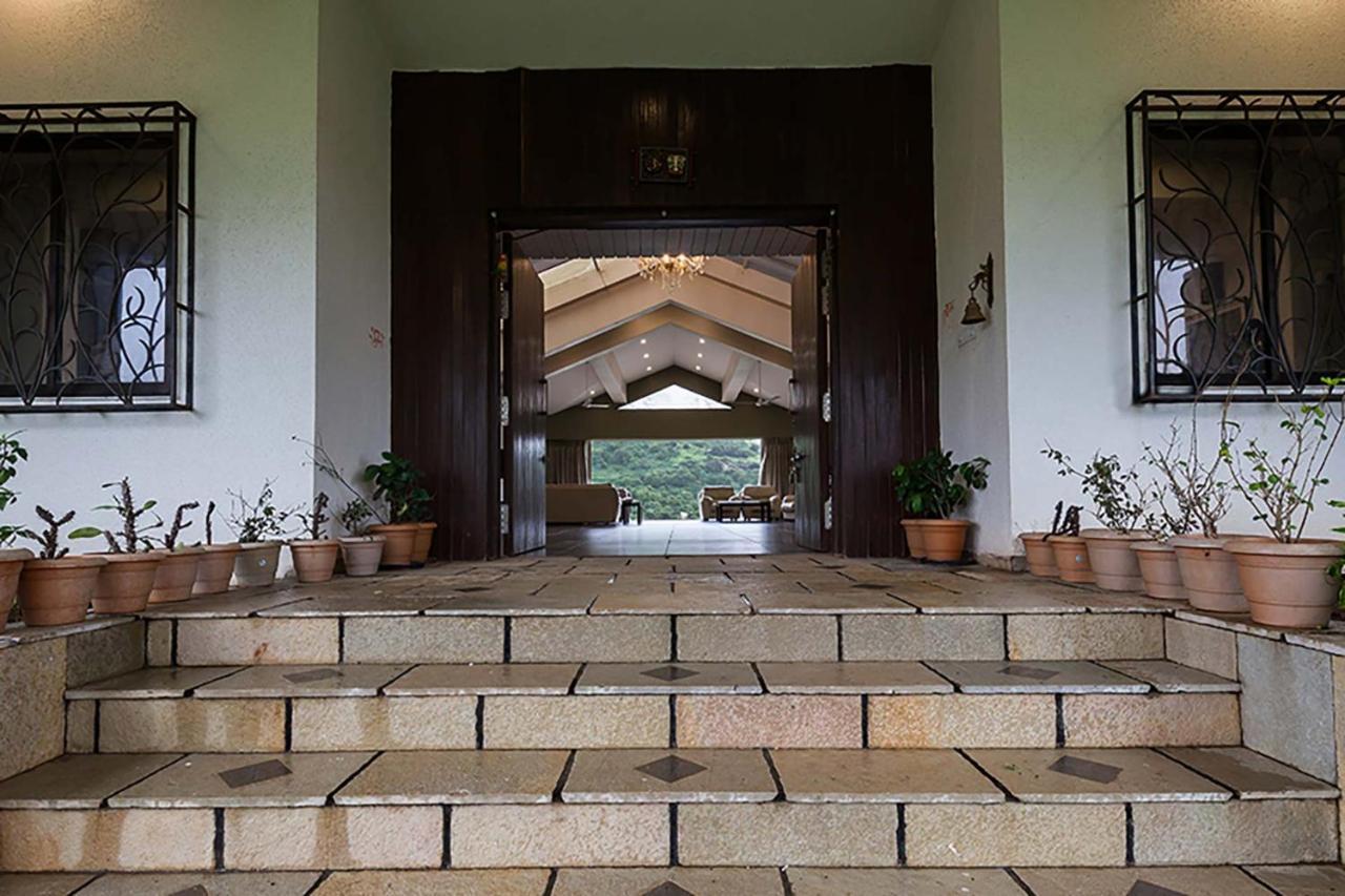 Stayvista'S Shivom Villa 12 - A Serene Escape With Views Of The Valley And Lake ロナバラ エクステリア 写真