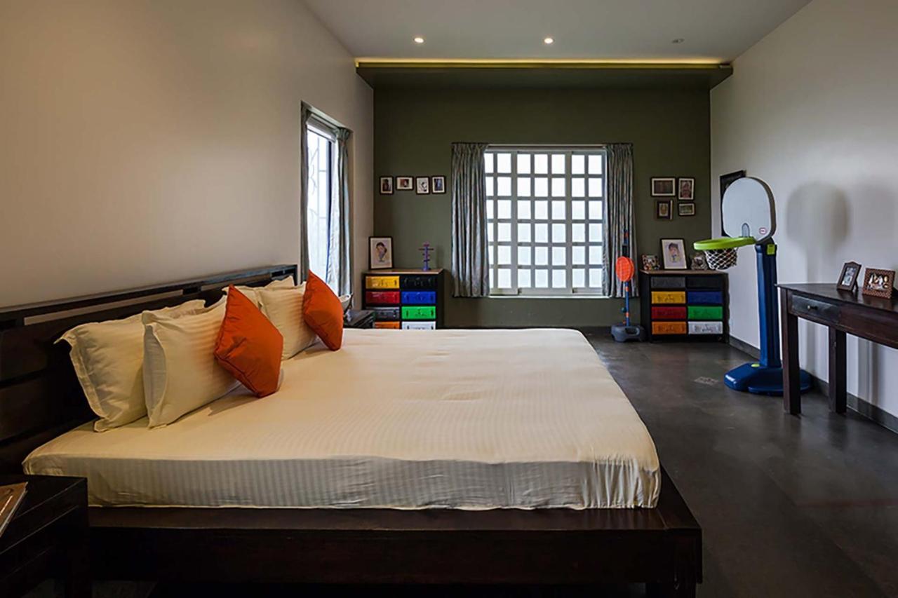 Stayvista'S Shivom Villa 12 - A Serene Escape With Views Of The Valley And Lake ロナバラ エクステリア 写真