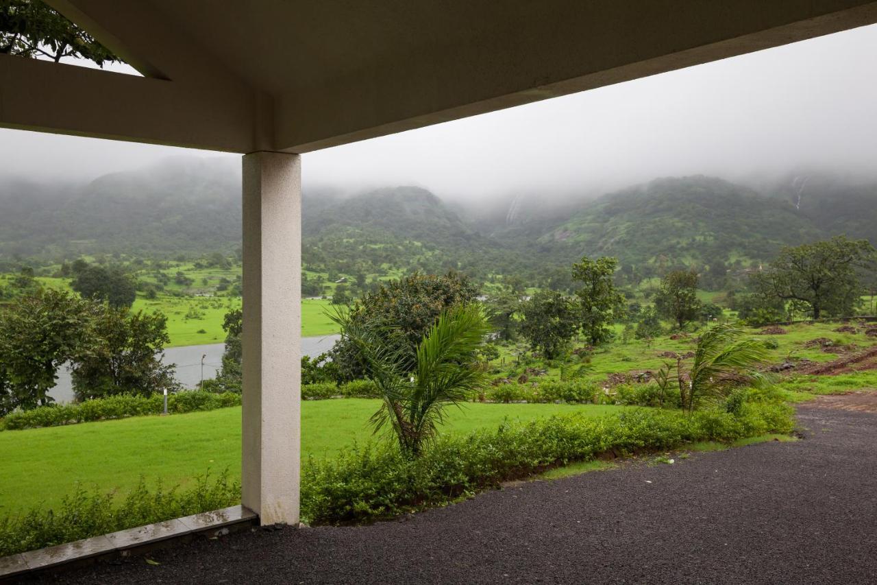 Stayvista'S Shivom Villa 12 - A Serene Escape With Views Of The Valley And Lake ロナバラ エクステリア 写真